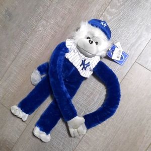 NY YANKEES GENUINE Merchandise Hugging Monkey VINTAGE W/TAGS Collectible…